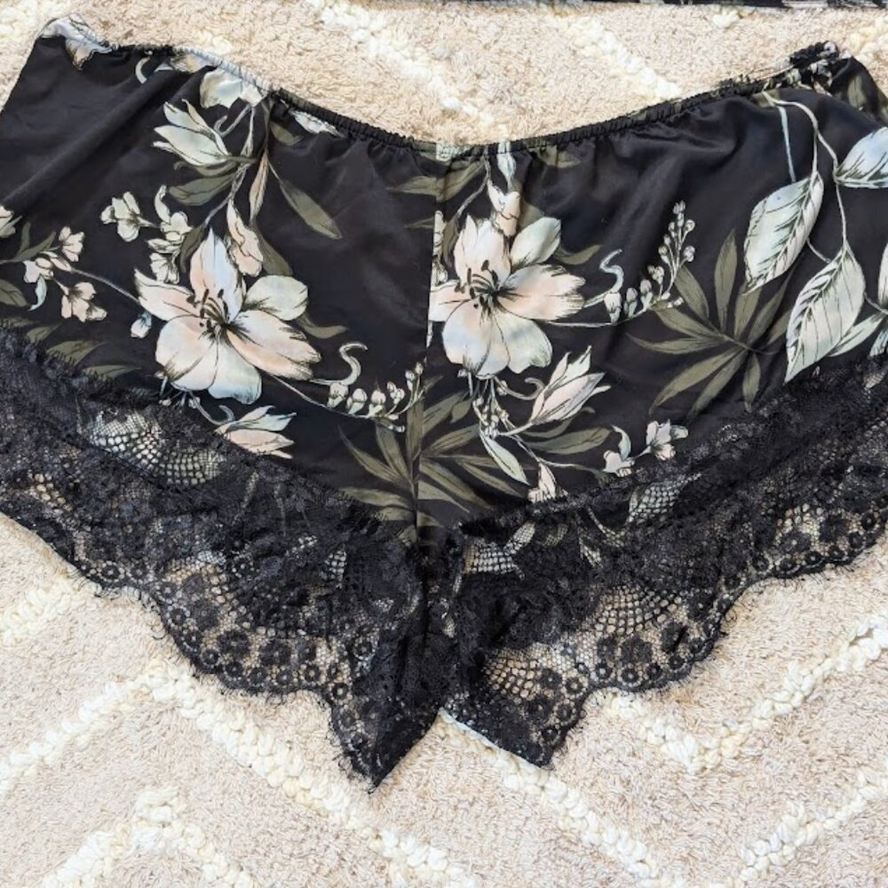 Midnight Bakery Astrid Printed Matte Satin Camitap Set Size L with Robe!! - Picture 3 of 11